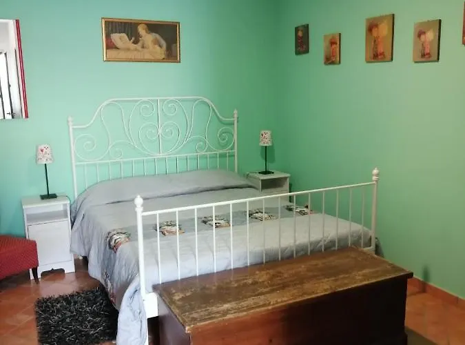 Felice Giardini Naxos